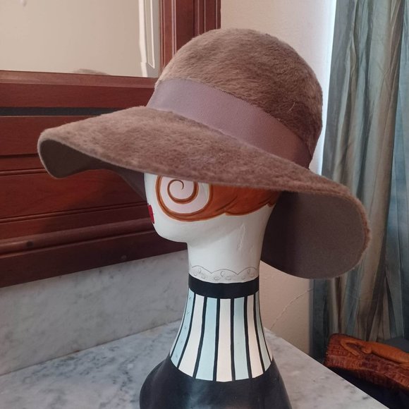 Chic Vintage "Duchess" for Marshall Field & Co. Faux Fur Hat Made in Italy - Picture 3 of 10